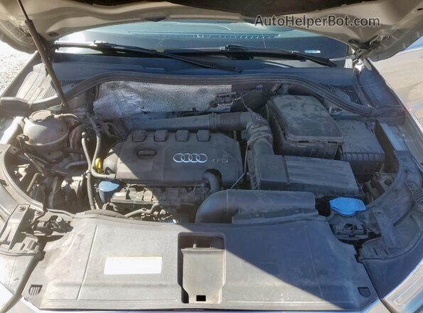 WA1BCCFS1JR009775 2018 AUDI Q3 Silver ძრავის განყოფილების ხედი