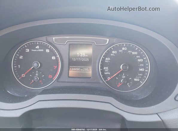 WA1BCCFS8HR004180 2017 AUDI Q3 Красный Вид задних сидений