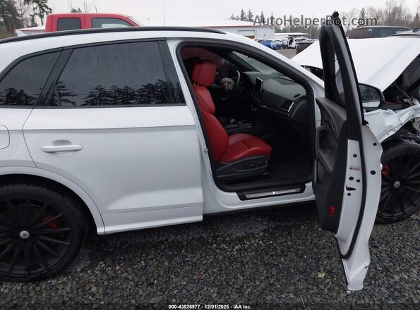 WA1C4AFY2K2075966 2019 AUDI SQ5 Белый Вид салона спереди