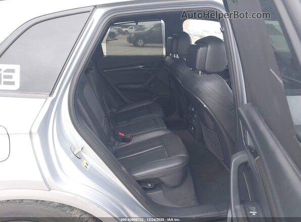 WA1C4AFYXJ2054233 2018 AUDI SQ5 Серебряный Вид наклейки с VIN-кодом