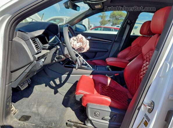 WA1C4AFYXR2013760 2024 AUDI SQ5 White წინა სალონის ხედი