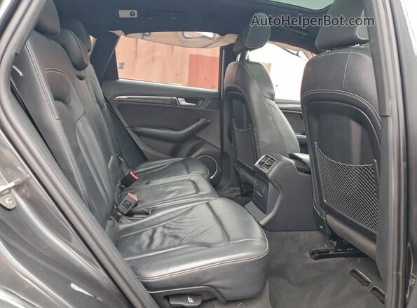 WA1CCAFP9GA037111 2016 AUDI SQ5 Gray Rear interior view