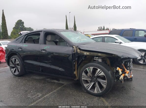 WA1DAAGE4RB013478 2024 AUDI Q8 E-TRON Черный Панорамный вид салона 360°