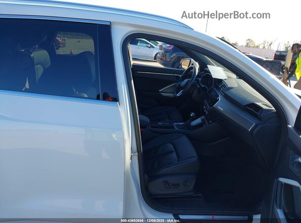WA1DECF31R1087849 2024 AUDI Q3 White Widok wnętrza z przodu