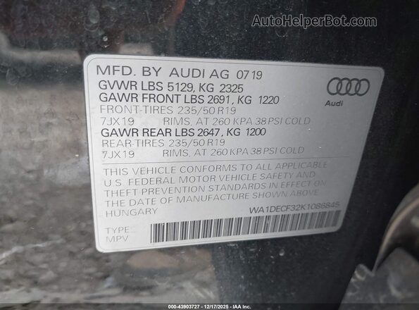 WA1DECF32K1086845 2019 AUDI Q3 Black Vista del compartimento del motor