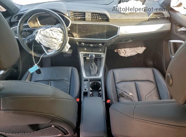 WA1DECF35R1123171 2024 AUDI Q3 Black Vista del salpicadero