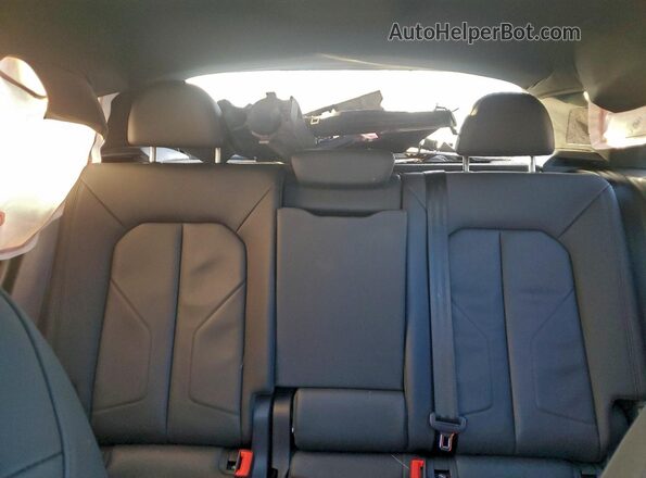 WA1DECF35R1123171 2024 AUDI Q3 Black Vista de los asientos traseros