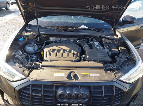 WA1DECF39R1135355 2024 AUDI Q3 Black Rear view