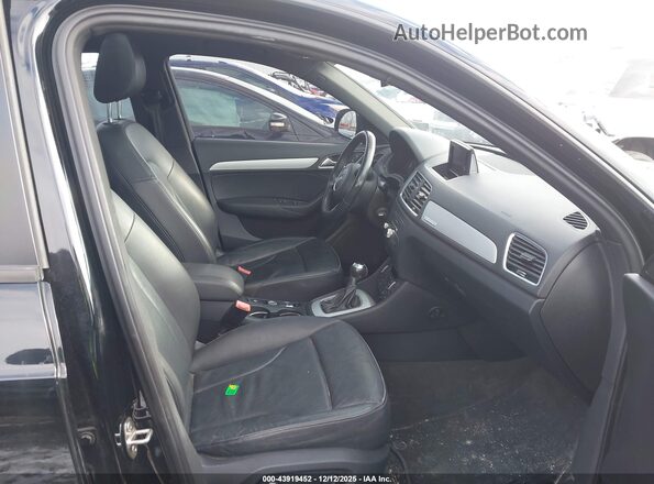 WA1ECCFS8JR027042 2018 AUDI Q3 Black Вид салону спереду