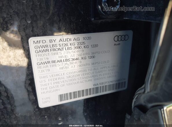 WA1EECF32M1046174 2021 AUDI Q3 Black Вид підкапотного простору