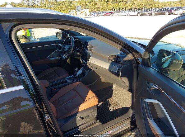 WA1EECF32M1046174 2021 AUDI Q3 Black Вид салону спереду