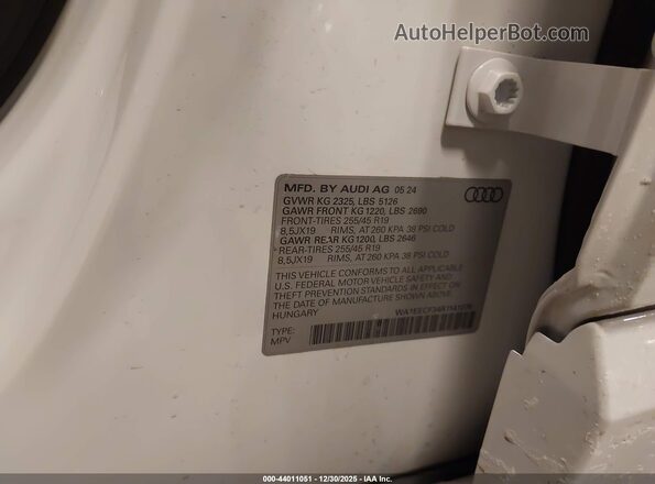 WA1EECF34R1141276 2024 AUDI Q3 White ძრავის განყოფილების ხედი