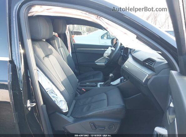 WA1EECF35M1045696 2021 AUDI Q3 Black Սալոնի դիմացի տեսք
