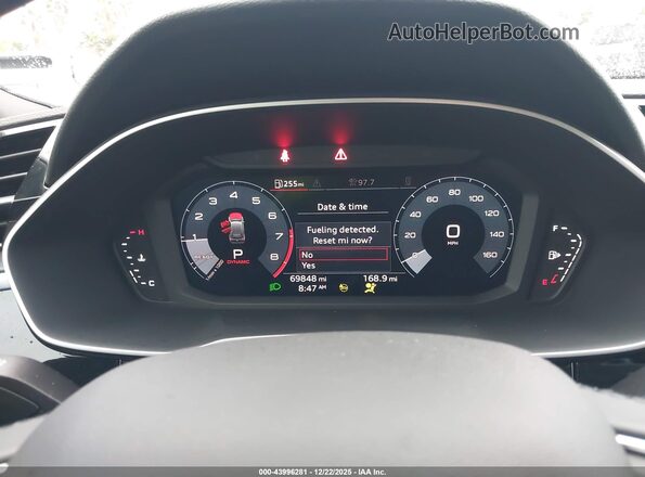 WA1EECF37M1152507 2021 AUDI Q3 Black Widok tylnych siedzeń