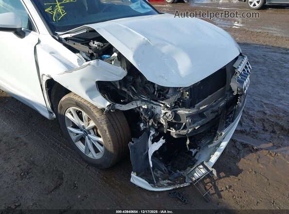 WA1EECF3XM1052224 2021 AUDI Q3 White Դիմացի տեսք
