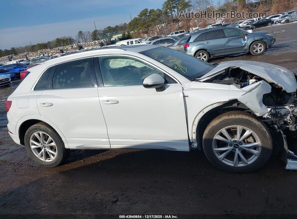 WA1EECF3XM1052224 2021 AUDI Q3 White Սալոնի հետևի տեսք