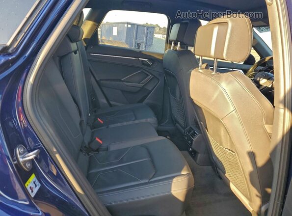 WA1EECF3XM1153750 2021 AUDI Q3 Blue Widok wnętrza z tyłu
