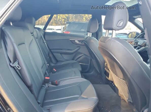 WA1EVAF10KD037049 2019 AUDI Q8 Black Widok tylnych siedzeń