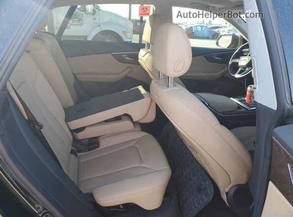 WA1EVAF12KD014694 2019 AUDI Q8 Black Widok wnętrza z tyłu