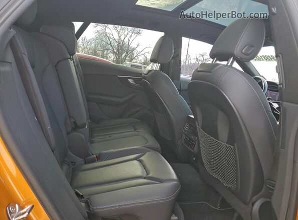 WA1EVAF19KD012134 2019 AUDI Q8 Оранжевый Вид задней части салона