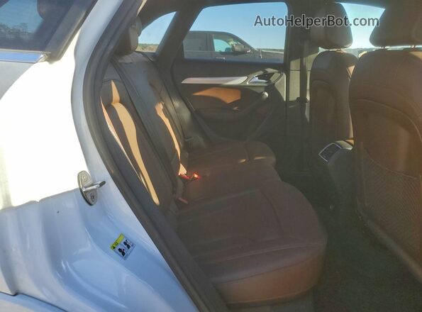 WA1JCCFS3JR006436 2018 AUDI Q3 White უკანა სალონის ხედი