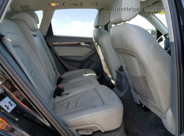 WA1L2AFP5HA008886 2017 AUDI Q5 Black უკანა სალონის ხედი