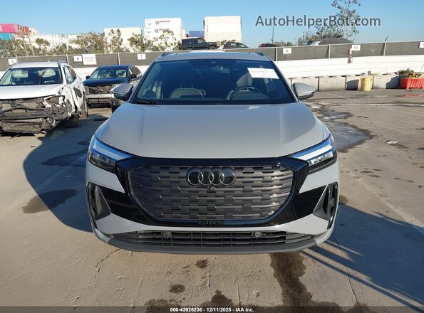 WA1L2BFZ8PP002633 2023 AUDI Q4 Серый Вид задней части салона