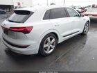 2019 Audi E-tron Premium Plus Белый vin: WA1LAAGE1KB023810