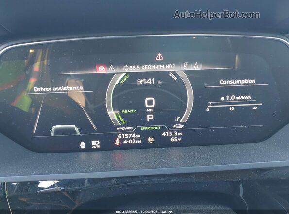 WA1LAAGE2MB016318 2021 AUDI E-TRON Blue უკანა სავარძლების ხედი