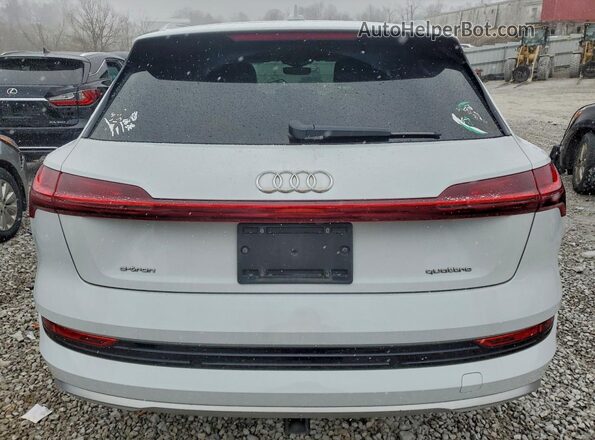 WA1LAAGEXMB004434 2021 AUDI E-TRON White უკანა ხედი