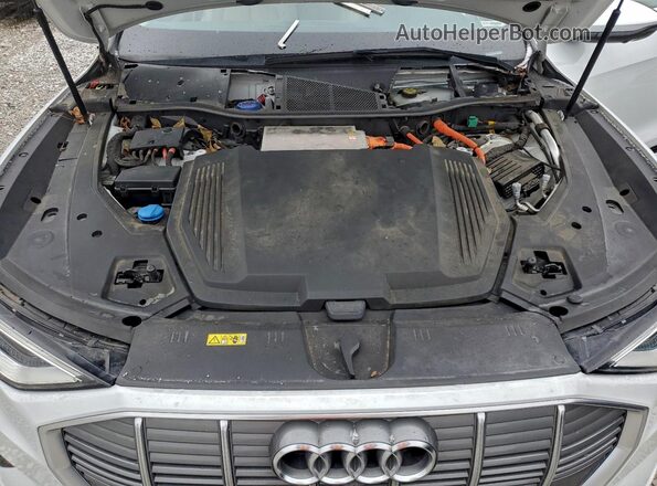 WA1LAAGEXMB004434 2021 AUDI E-TRON White ძრავის განყოფილების ხედი