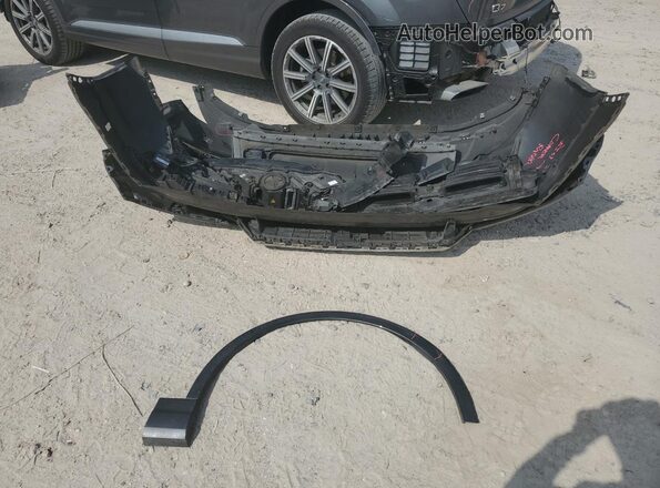 WA1LHAF71JD040382 2018 AUDI Q7 Gray VIN կոդի պիտակի տեսք