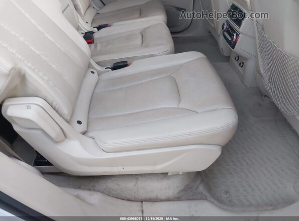 WA1LHAF73KD040269 2019 AUDI Q7 White Widok naklejki z numerem VIN
