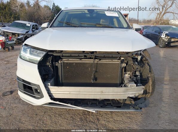 WA1LHAF73KD040269 2019 AUDI Q7 White Widok wnętrza z tyłu