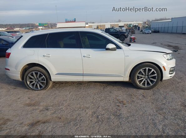 WA1LHAF73KD040269 2019 AUDI Q7 White Widok wnętrza 360 stopni