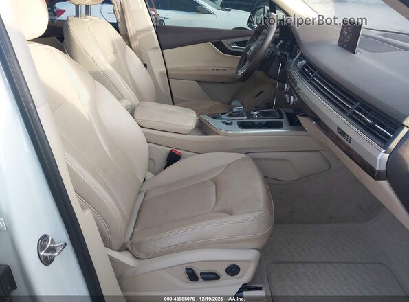 WA1LHAF73KD040269 2019 AUDI Q7 White Widok wnętrza z przodu