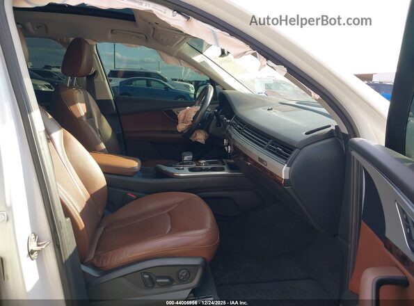 WA1LHAF75KD015972 2019 AUDI Q7 Белый Вид салона спереди