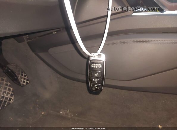 WA1VAAGE7KB005367 2019 AUDI E-TRON Black Dashboard view