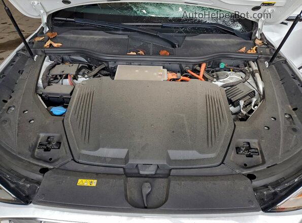 WA1VAAGE8KB024008 2019 AUDI E-TRON White Вид підкапотного простору