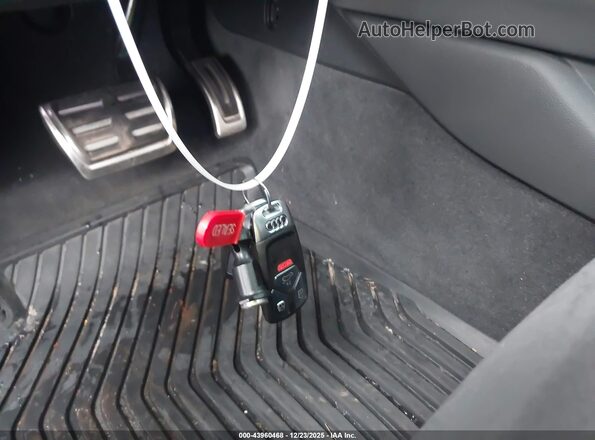 WAUB4AF49PA073687 2023 AUDI S4 Blue Vista del salpicadero