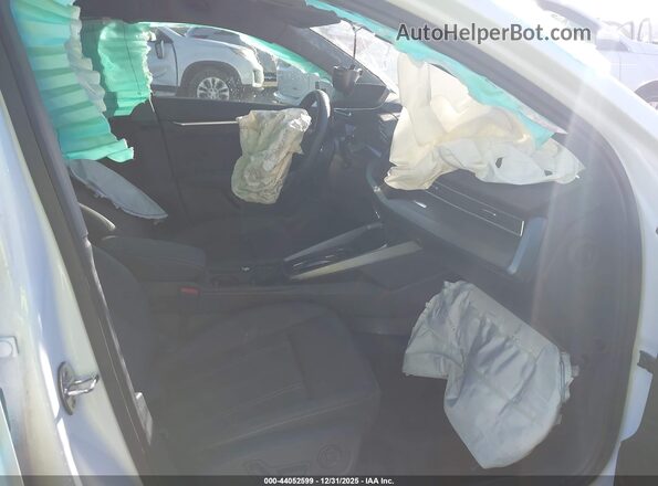WAUGUDGY7SA138067 2025 AUDI OTHER Белый Вид салона спереди