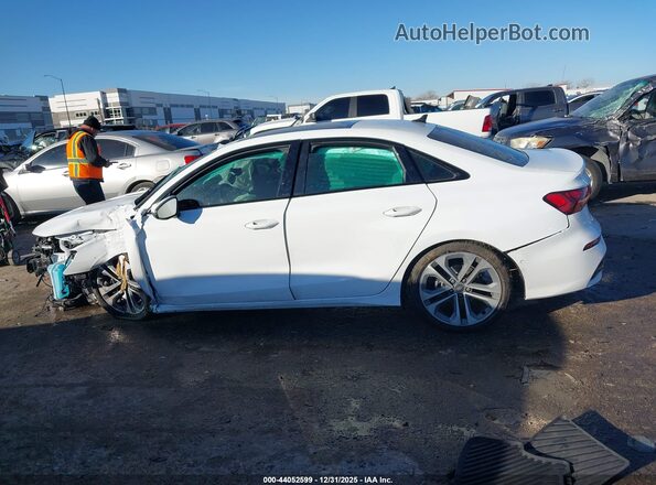 WAUGUDGY7SA138067 2025 AUDI OTHER Белый Вид задней части салона