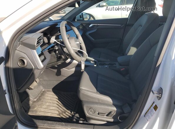 WAUGUDGYXTA012576 2026 AUDI OTHER White Vista interior delantera