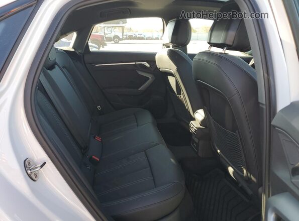 WAUGUDGYXTA012576 2026 AUDI OTHER White Vista de los asientos traseros