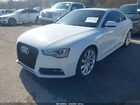 2016 Audi A5 2.0t Premium Белый vin: WAUM2AFR6GA011481