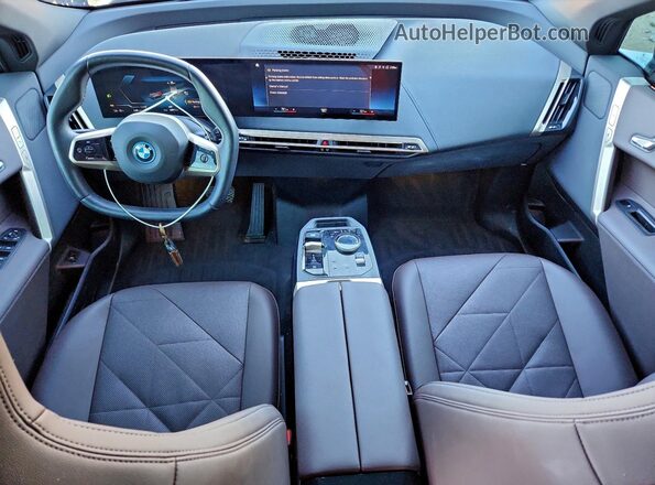 WB523CF05PCL75847 2023 BMW IX Черный Вид панели приборов