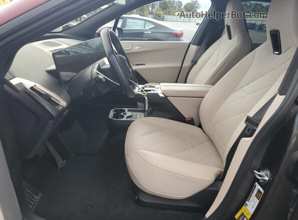 WB523CF05PCM90920 2023 BMW IX Красный Вид салона спереди