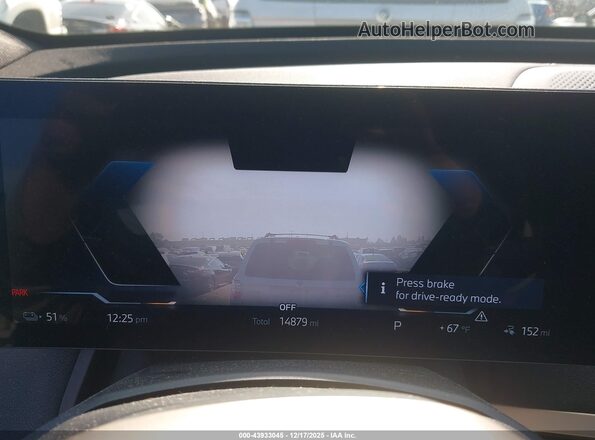 WB523CF08RCR88337 2024 BMW IX White Vista de los asientos traseros