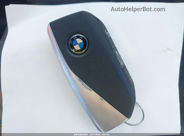 WB523CF08RCR88337 2024 BMW IX White Vista del salpicadero