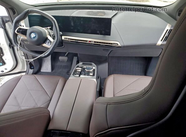 WB523CF09NCK47835 2022 BMW IX White Vista del salpicadero